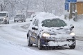 Na Slovensko padá snehová perina: Vodiči sú v koncoch, na týchto úsekoch buďte opatrní