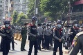 Mjanmarská junta blokuje už aj Twitter a Instagram: Pouličné protesty pokračujú