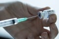 Očkovanie ťažko postihnutých osôb doma? Jedna vec proces zatiaľ znemožňuje