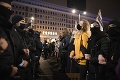 Poľky a Poliaci sa naďalej búria proti zákonu o interrupciách: Drsný zásah polície