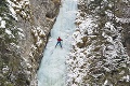 Pokochajte sa čarokrásnym Kyseľom: Horolezec Sabovčík po Himalájach zdoláva vodopády v Raji