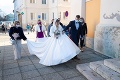 Svadba speváčky Dominiky Starej: Sledujte cestu krásnej nevesty do kostola