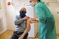 Košickí zdravotníci v prvej línii sú v strese: Neprídeme o druhú dávku vakcíny?!