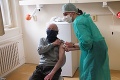 V Košiciach očkujú druhou dávkou vakcíny, profesor Jarčuška: Môžeme dobehnúť aj Izrael, bez tohto to nepôjde