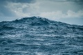 Pri japonskom pobreží sa potopila nákladná loď: Hlásia 42 nezvestných