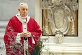 Pápež zmenil paragraf: Miništrovať môžu oficiálne aj ženy, čo na to slovenskí duchovní?