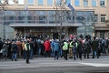 Slovenská verzia lockdownu: V Bratislave sa zišli desiatky ľudí, niektorí aj bez rúšok