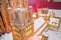 Stredovekú pamiatku postavili zo 400 000 lego kociek: Wau, rodine stojí v obývačke katedrála