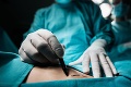 Unikátna operácia vo Fakultnej nemocnici v Trnave: Lekári vykonali zákrok ako prví z krajín V4