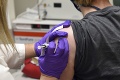 Vakcíny proti COVID-19 možno čoskoro zaregistrujú: Hygienici odpovedali na otázku, ktorá vŕta v hlave mnohých Slovákov