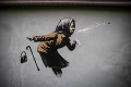 Tajuplný umelec Banksy sa opäť predviedol: Nové dielo v rodnom Bristole