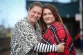 Dve ženy úplnou náhodou zistili, že sú sestry: Po odhalení, ktoré im zmenilo život, sa stal vianočný zázrak