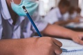 Koronavírus v školách: Zamestnanci aj žiak v Senci mali pozitívne testy, rázny krok hygienikov