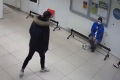 Pre rúško kopol muža do hlavy: Brutálny útok na stanici v Nitre má dohru!