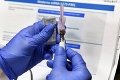 Koronavírus: Spoločnosť AstraZeneca obnovila klinické testy vakcíny