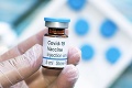 Boj medzi farmaceutickými firmami graduje: Jedna spoločnosť už začala vyrábať vakcínu