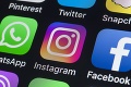 Facebook a Instagram idú do boja: Nemilosrdné mazanie príspevkov