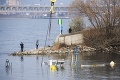 Veľká akcia na Dunaji pokračuje: Podarí sa vytiahnuť potopenú loď?