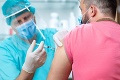 Chráni očkovanie proti chrípke aj proti COVID-19? Epidemiologička ho odporúča týmto skupinám ľudí