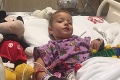 Teuško narodený bez píšťalových kostí sa zotavuje v Amerike: Statočný chlapček už čaká na novú nôžku