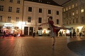 Centrum Bratislavy sa po večeroch mení na divadlo: Baleťák tancom bojuje o prežitie!