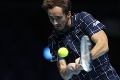 Po Djokovičovi končí v Londýne aj favorit Nadal: Medvedev vyzve vo finále Thiema