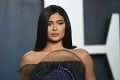 Kylie Jenner opäť v tom: 24-ročná hviezda Kardashianiek čaká druhé dieťa