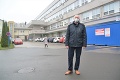 Zúfalý riaditeľ vranovskej nemocnice: Zdravotníci melú z posledného a ľudia sa správajú takto!