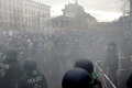 Protestovalo sa aj v Berlíne: Ľudia sa vzbúrili proti Merkelovej plánom na riešenie pandémie