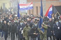 Nepočúvli odporúčanie epidemiológov: Tisícky ľudí si uctili pamiatku mesta Vukovar, dav viedol premiér