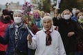 Ulicami Minska pochodovali proopoziční i provládni seniori: Polícia nezasiahla