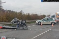 Vážna nehoda na diaľnici v smere do Bratislavy: Vrazili do seba dve autá, kamión a nákladiak