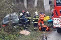Dráma v Žiline: Auto spadlo z mosta, polícia reguluje dopravu