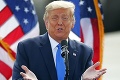 Trump sa pred záverečnou debatou nechá testovať na koronavírus: Napätie pred voľbami sa stupňuje
