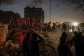 Zemetrasenie v Turecku a Grécku si vyžiadalo už 100 obetí: Bolestivé zábery z Izmiru