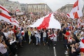 Masové protesty proti Lukašenkovi: V Minsku zadržali vyše 300 ľudí, padli aj výstrely