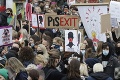 Nahnevané ženy v Poľsku stále protestujú! Premiér ich žiada, aby prestali kvôli epidémii