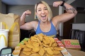 Denne prijme aj 16-tisíc kalórií: Profesionálna jedáčka odhalila, ako si udržať štíhlu postavu