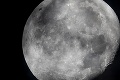 Vedci z NASA jasajú: Na povrchu Mesiaca je určite voda a nielen to!
