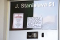 Strach obyvateľov bytovky v Bratislave: Najskôr desivý odkaz a potom.. zasahovať museli policajti