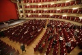 Najznámejšie operné divadlo v kríze: Pandémia prenikla medzi účastníkov