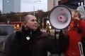 Najväčšie dno protestu v Bratislave: Muž strčil chlapcovi pred ústa megafón, HNUS, čo začal kričať!