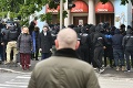 HLUPÁCI v Bratislave: Sledujte, čo robili chuligáni pred útokom na policajtov! Všetko zachytili kamery