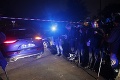 Polícia vyšetruje krvavý útok v Paríži: V putách odviedli niekoľko ľudí, ohavné detaily