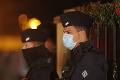 Polícia vyšetruje krvavý útok v Paríži: V putách odviedli niekoľko ľudí, ohavné detaily
