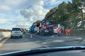 Dopravná nehoda kamióna na D1 pri Voderadoch: Vodiči stoja hodinu v kolóne!