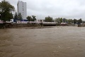 V Banskej Bystrici platí 2.stupeň povodňovej aktivity: Uzavreli podchod aj most
