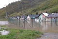 Vážna situácia na východe Slovenska: Voda zaplavila desiatky domov, viacerí obyvatelia odmietli evakuáciu!