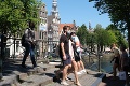 Holandský premiér apeluje na mladých: Dodržujte pravidlá, inak všetci uviazneme doma