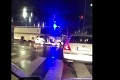 Nepríjemná ranná jazda pre Bratislavčanov: Na ceste stáli policajti so samopalmi!